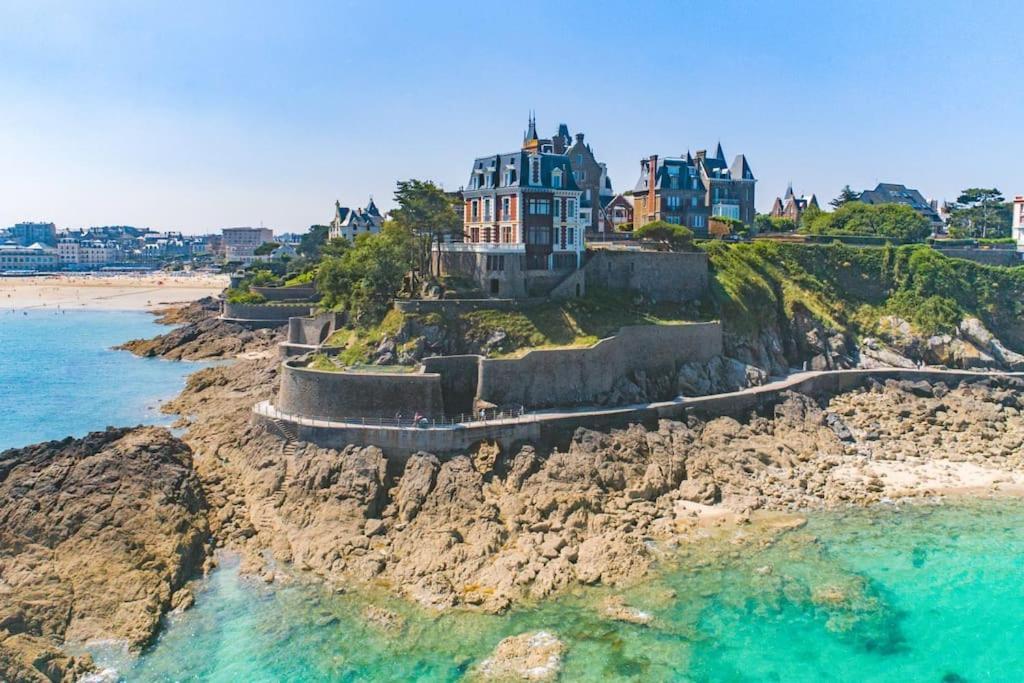 Michel Dinan Exterior foto